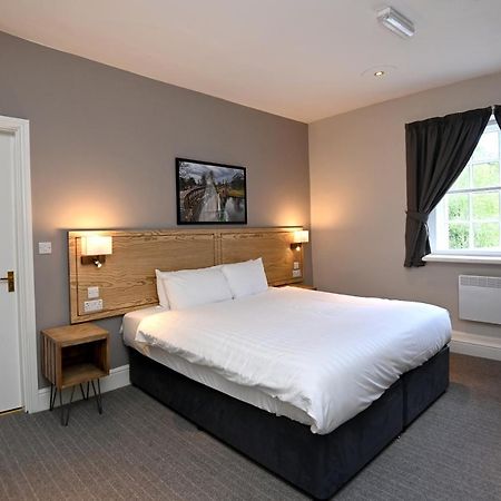 Wheatsheaf, Baslow By Marston'S Inns Екстер'єр фото